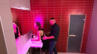 FODA REAL ABD CREAMPIE NO NIGHT CLUB PUBLIC WC