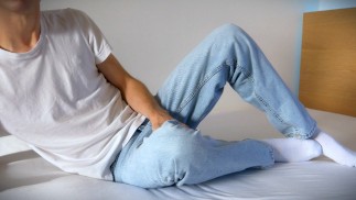 Weißes T-Shirt und Jeans Wichsen /// Jordan Wilder
