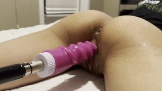 Jemand bitte Sperma auf meinen Arsch, während ich gefickt werde