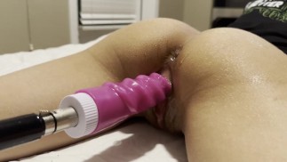 Jemand bitte Sperma auf meinen Arsch, während ich gefickt werde