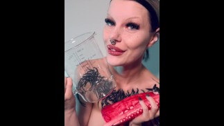 Deep Throat Fuck mit Big Dildo und Sploshing mit Speichel WAM