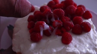 fazendo cheesecake viral adicionando meu creme especial