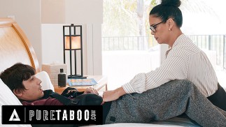 PURE TABOO leerkracht MILF Dana Vespoli laat haar gewonde favoriete student zien hoeveel ze om hem geeft