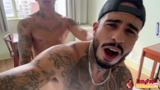 Azael Maluma šuká svalnatý twink hardcore anál bez sedla Hung Papi
