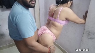 Indian Desi Bhabhi Sex In Hot Pink Silk Saree. Indian Desi Pornhub New Video.