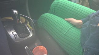 belle-mère franco-canadienne touchant son beau-fils américain de 18 ans