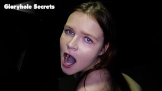 Brunetka Hottie dává ústa do práce v Gloryhole