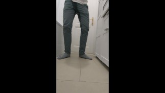 Ik kan het niet houden - Echte plas wanhoop!