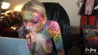 Regenbogen Leopard Körperbemalung Nude Zeitraffer