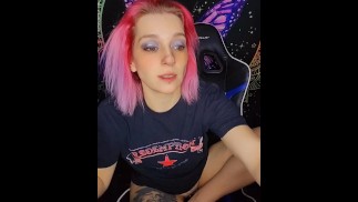 Kinda como esta nueva voz 🤭 rasposa consolador 😍 de doble extremo no esperaba eso al final 😉