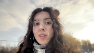 Katty West chce wyruchać swojego chłopaka w samochodzie w miejscu publicznym ostatni raz przed zerwaniem