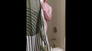 Przyjaciel wesoły Bicurious Soldier przekonuje go do odkrywania swojej seksualności!!