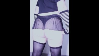 Gordita gótica Sissy usando una de sus lencerías!