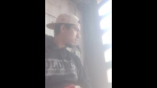 Una Extraña Forma De Correrme Sentado Enfrente De La Puerta De Enfrente... 🚪