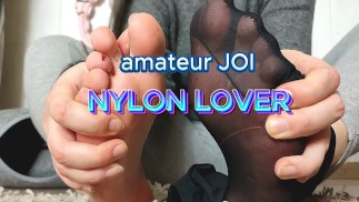 Amateur nylon voeten JOI zweterige vuile voeten
