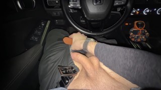 Lading kreunen en harde lul! \\ Openbaar in de auto!!