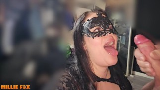 MILF recebe um ENORME CUM FACIAL e ela gostou -Millie Fox