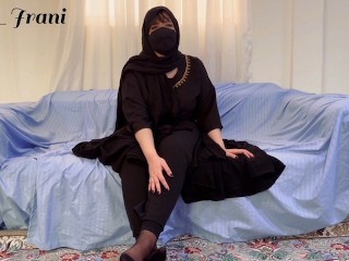 Соседка-мусульманка в хиджабе хочет ногами и трясущийся оргазм