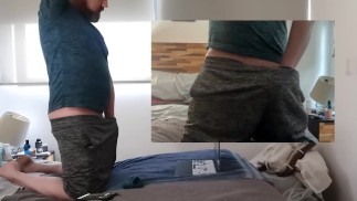 Špinavé mluvení Guy Cumming s jeho Toy