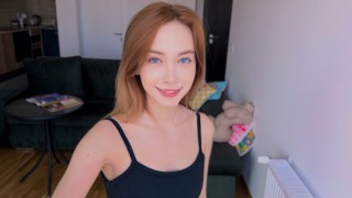 Cute Verkäuferin durfte Tantaly Sexpuppe und ihren Arsch test