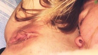 Casero, primer trío, sexo anal, cunnilingus, POV, FFM, ANAL, chicas bisexuales, 18 años.