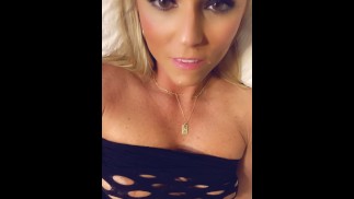Stöhnende Dirty Talking Milf denkt an Ex-Hengste riesige Spermaladung will mehr