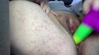 Sto cercando di farmi beccare a scoparmi nella mia macchina