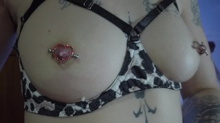 malheureux chaud jolis seins emo visage plein de bite POV