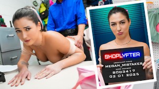 🔒💃 Atrapado en el acto: Magnífico ladrón en leotard de ballet apretado 🤯👀