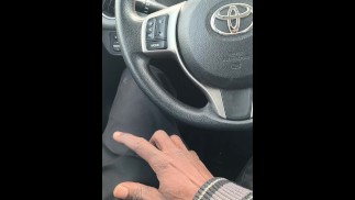 Chi va in giro con un cazzo così enorme?