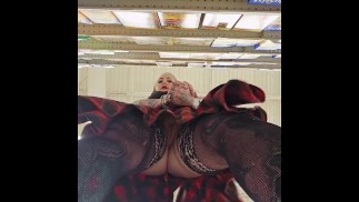Flashing my Tits and Pussy in the Grocery Store & Car!