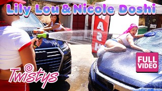 TWISTYS - Lily Lou засовывает пальцы глубоко внутрь Nicole Doshi, заставляя ее брызгать повсюду