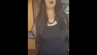 Nerd Goth Gamer Wants Your Cock