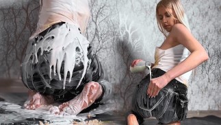 Jeu de nourriture WAM, jeu de chatte et gâteau humping dans un jean en cuir