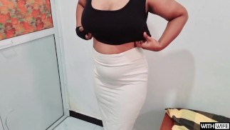 වයිෆ් ඔෆිස් එකේ බොස් එක්ක අතේ මාට්ටු - Wife forgot her panty in office with Boss