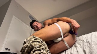 肌肉军人 Twunk 张开他的洞