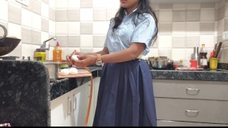 18 jaar hete tiener meid geneukt door huisleerkracht! Desi Indische studente seks hindi audio