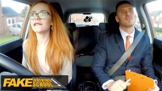 Ruivinha gostosa ELLA HUGHES pelo examinador
/ Auto escola falsa