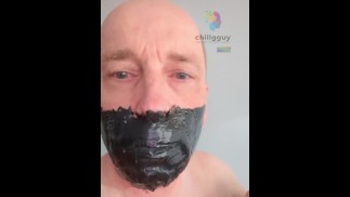 Mordaça de látex líquido - boca selada com várias camadas de látex preto! Mmmph