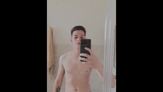 Venezolano caliente en el baño