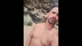 Na praia