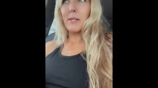 Hotwife ErikaSwingz stand für zufälligen Blowjob auf