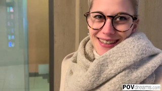 POVdreams - немецкую Hot Blonde туристку забирают с пражских улиц и трахают