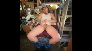 Solo otro vídeo de mí golpeando mi palo de carne hasta reventar una carga💦💦💦
