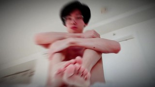 下午三点是自慰休息时间，浓浓的牛奶和零食棒犒劳自己