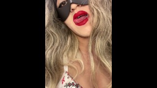 Fille célibataire aime se masturber