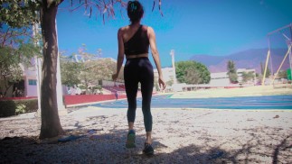 POV - Eres un estoico que vive en la excelencia tratando de meditar en el parque