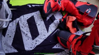 Eiaculazione sulla maglia fox mx del fidanzato
