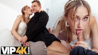 BRIDE4K。花嫁は結婚する前に同時に2本のチンポを取っています