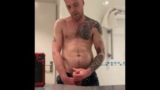 Solo mannelijke masturbatie volledige video op mijn OF @ Hubby4Hire